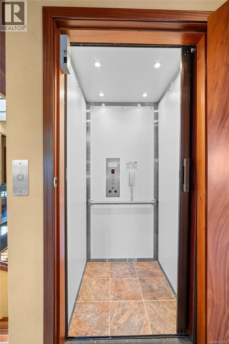 314 Bessborough Ave - 48