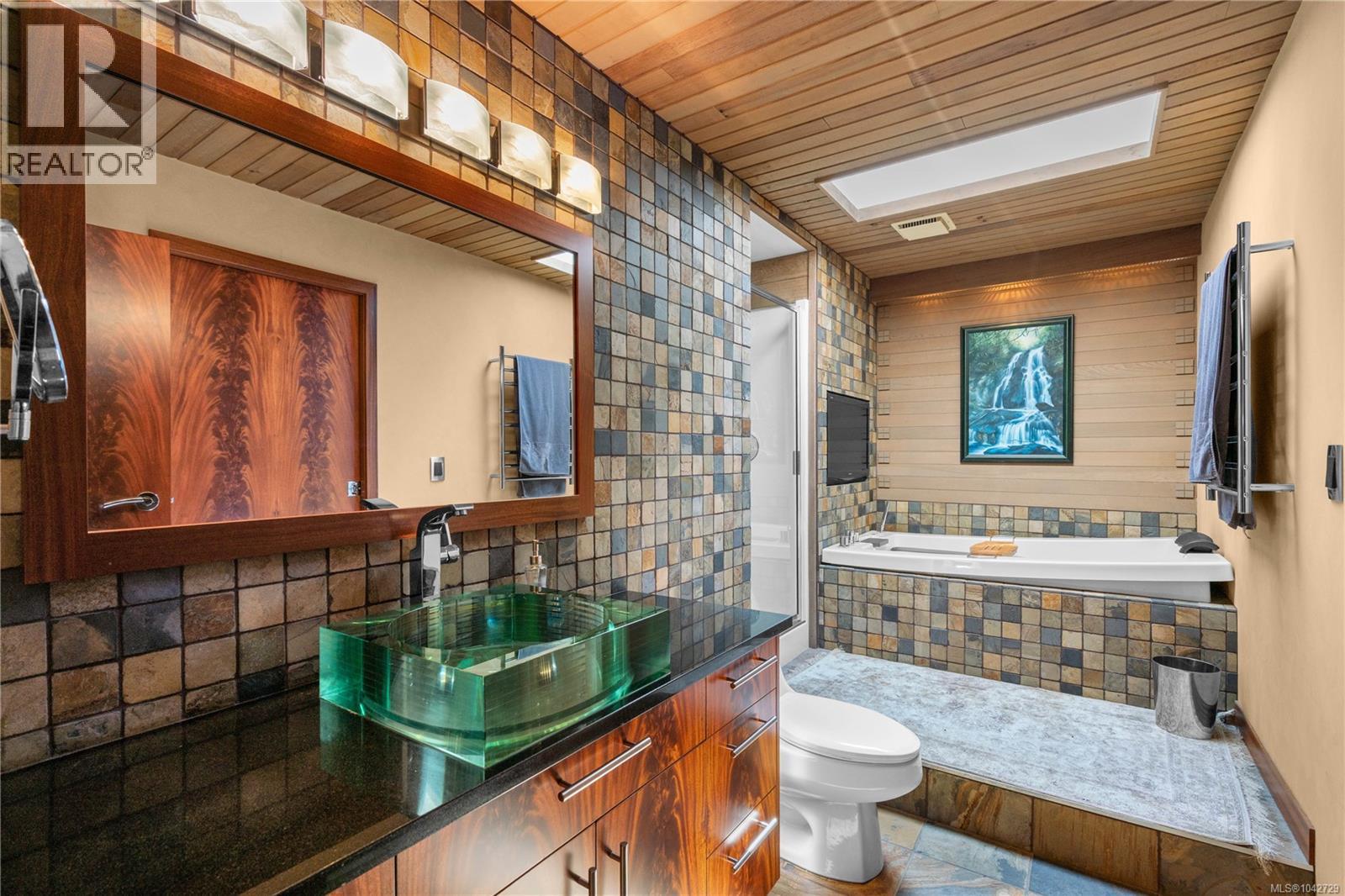 314 Bessborough Ave - 38
