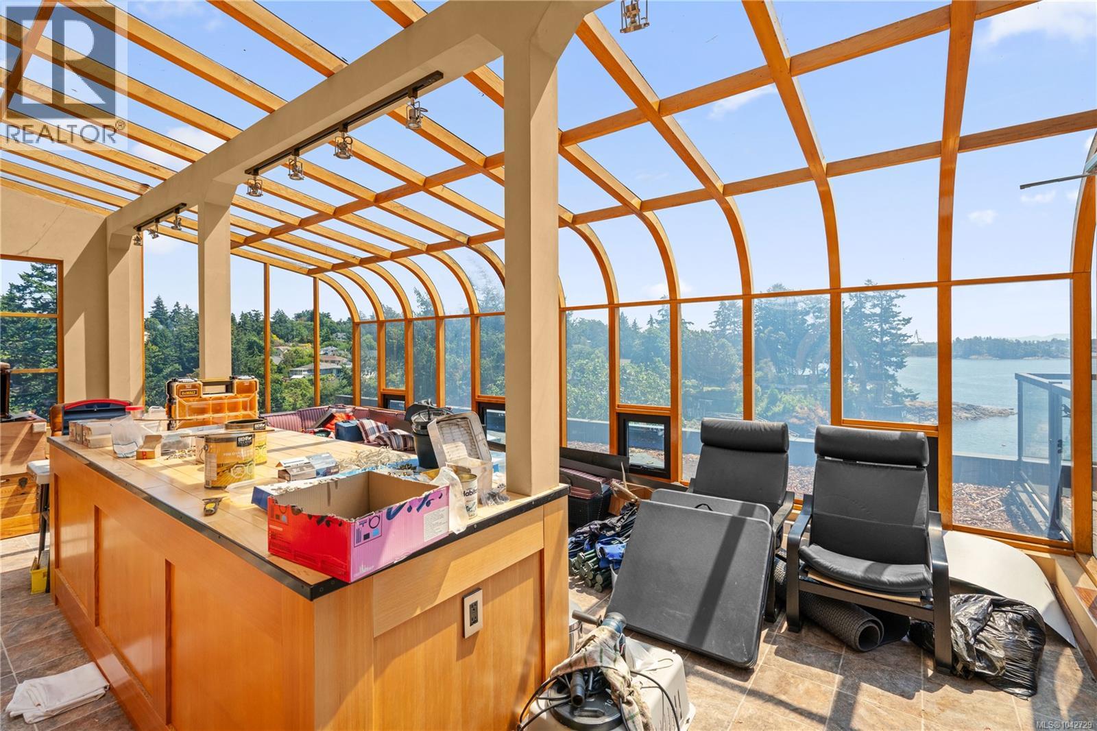 314 Bessborough Ave - 73