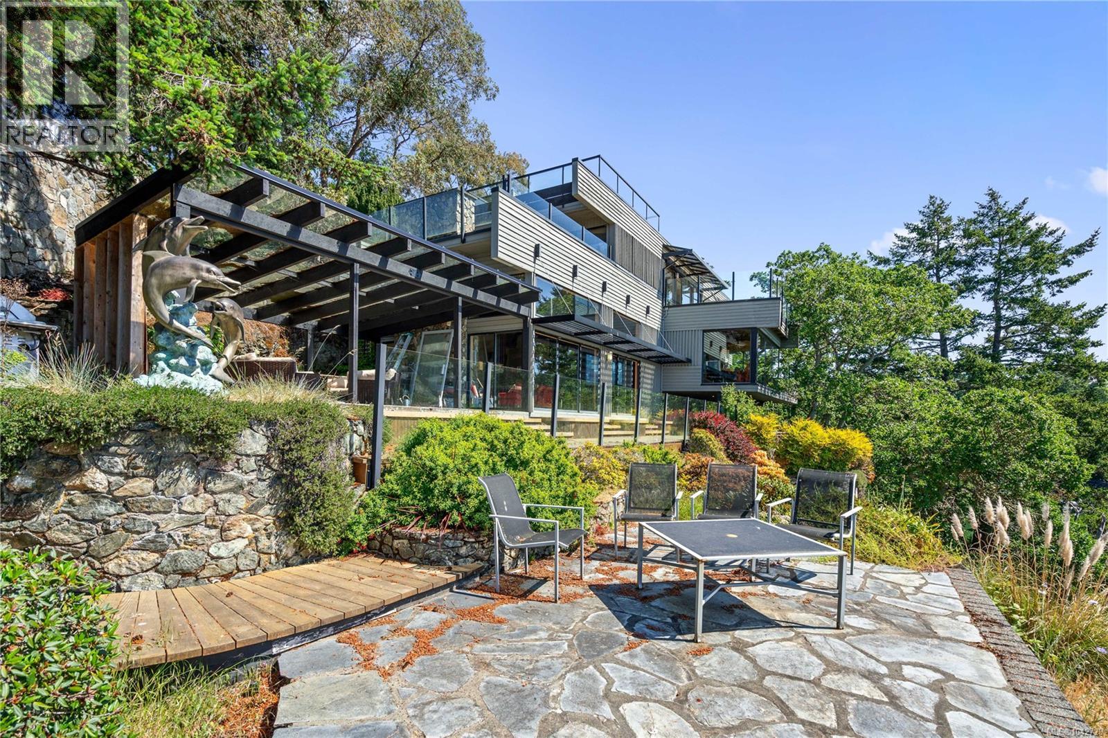 314 Bessborough Ave - 63