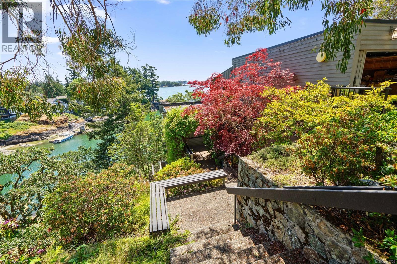 314 Bessborough Ave - 80