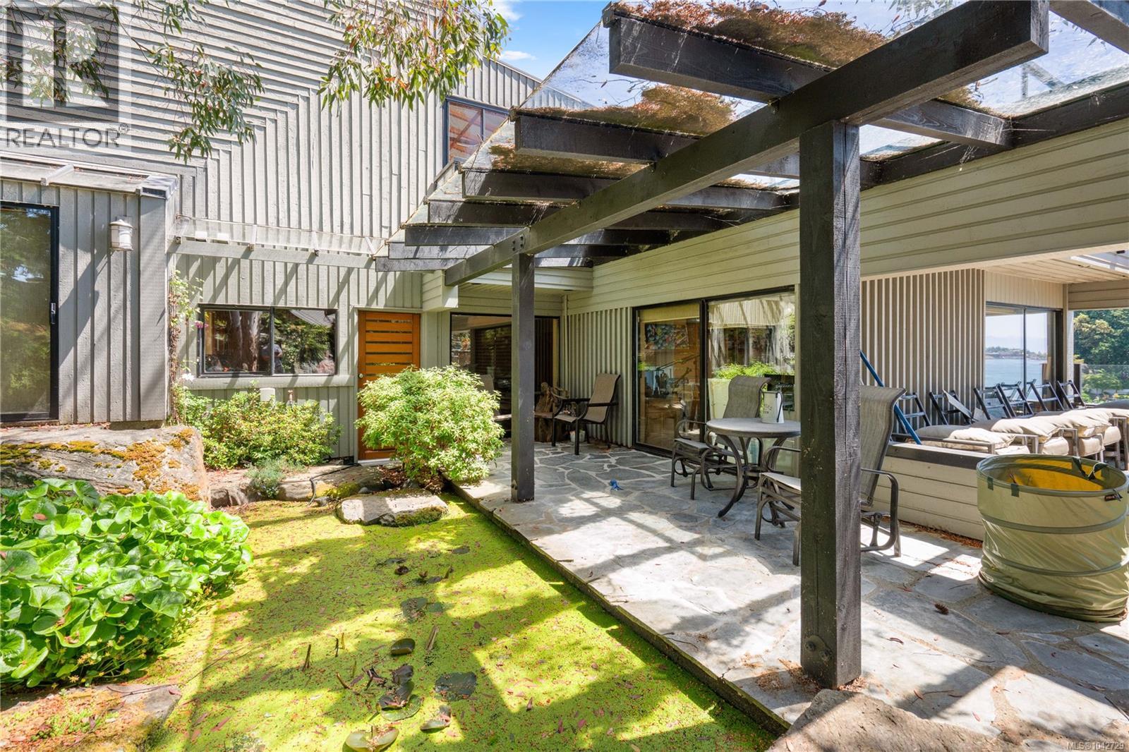 314 Bessborough Ave - 51
