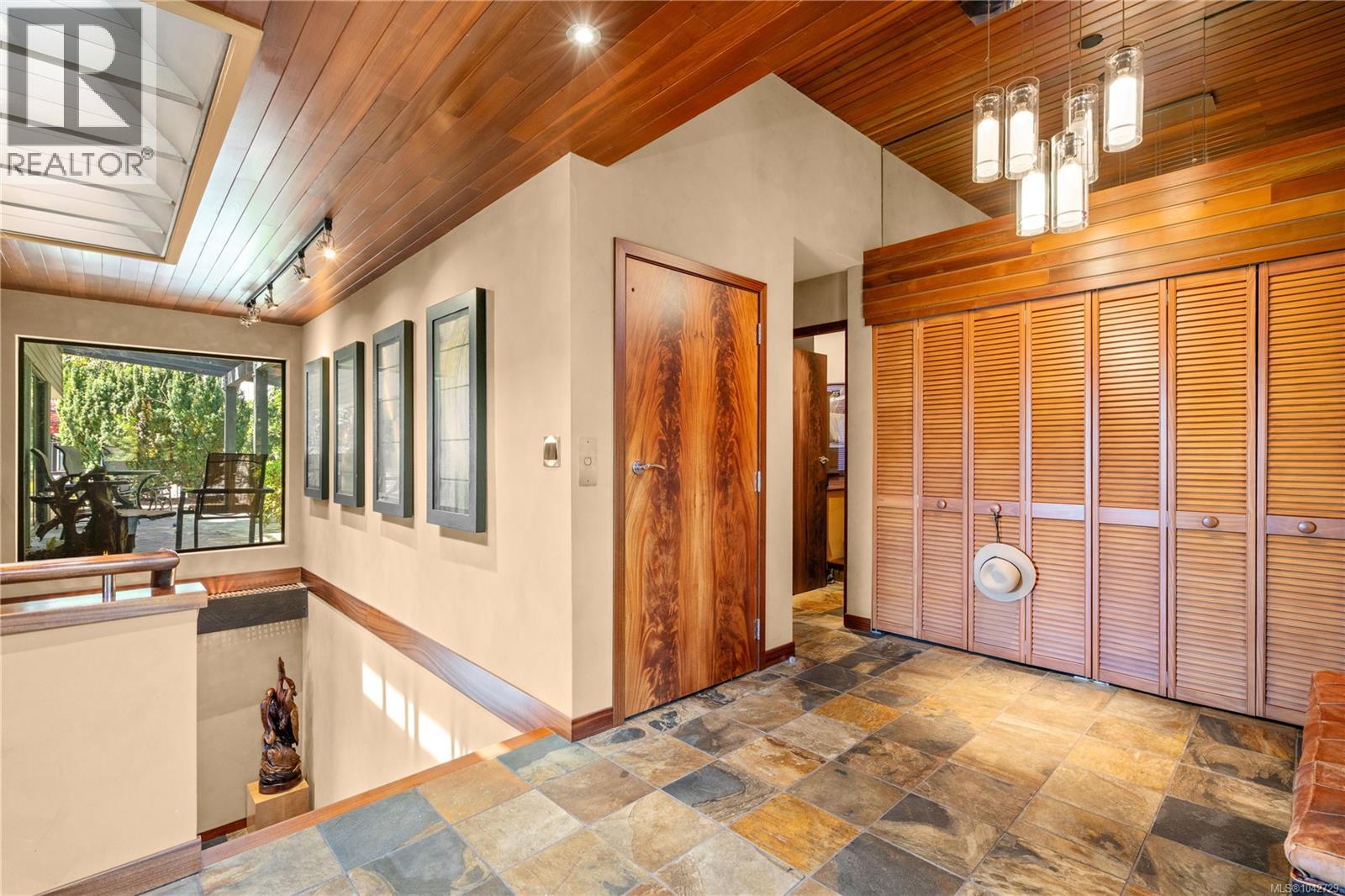 314 Bessborough Ave - 49