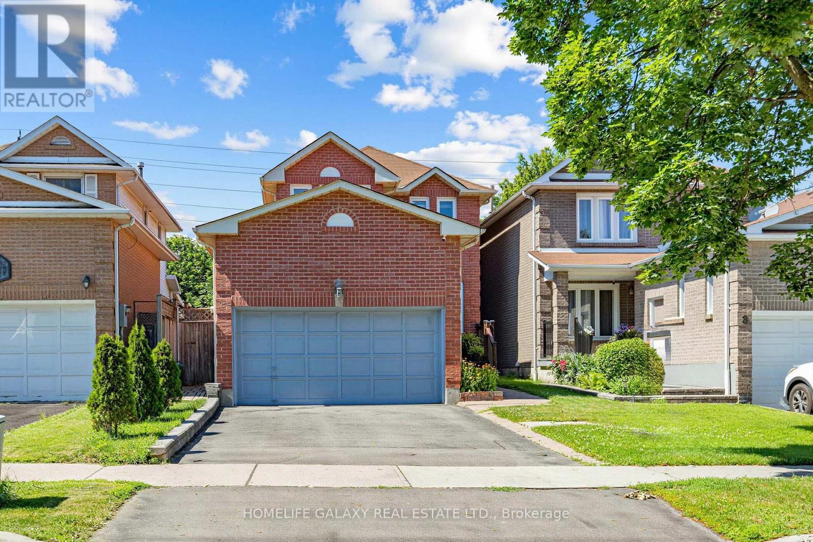 6 BLUEBELL CRESCENT - 1