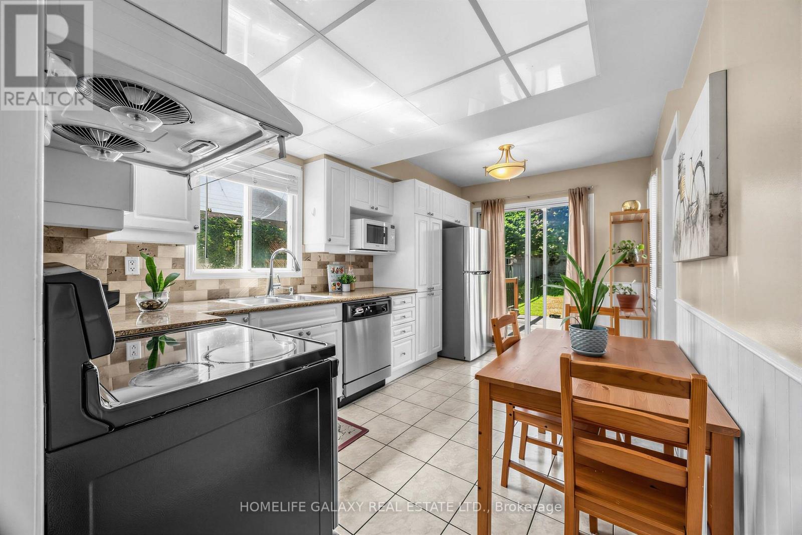 6 BLUEBELL CRESCENT - 15