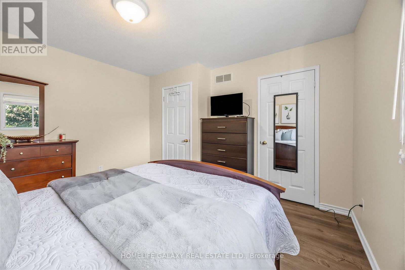 6 BLUEBELL CRESCENT - 21