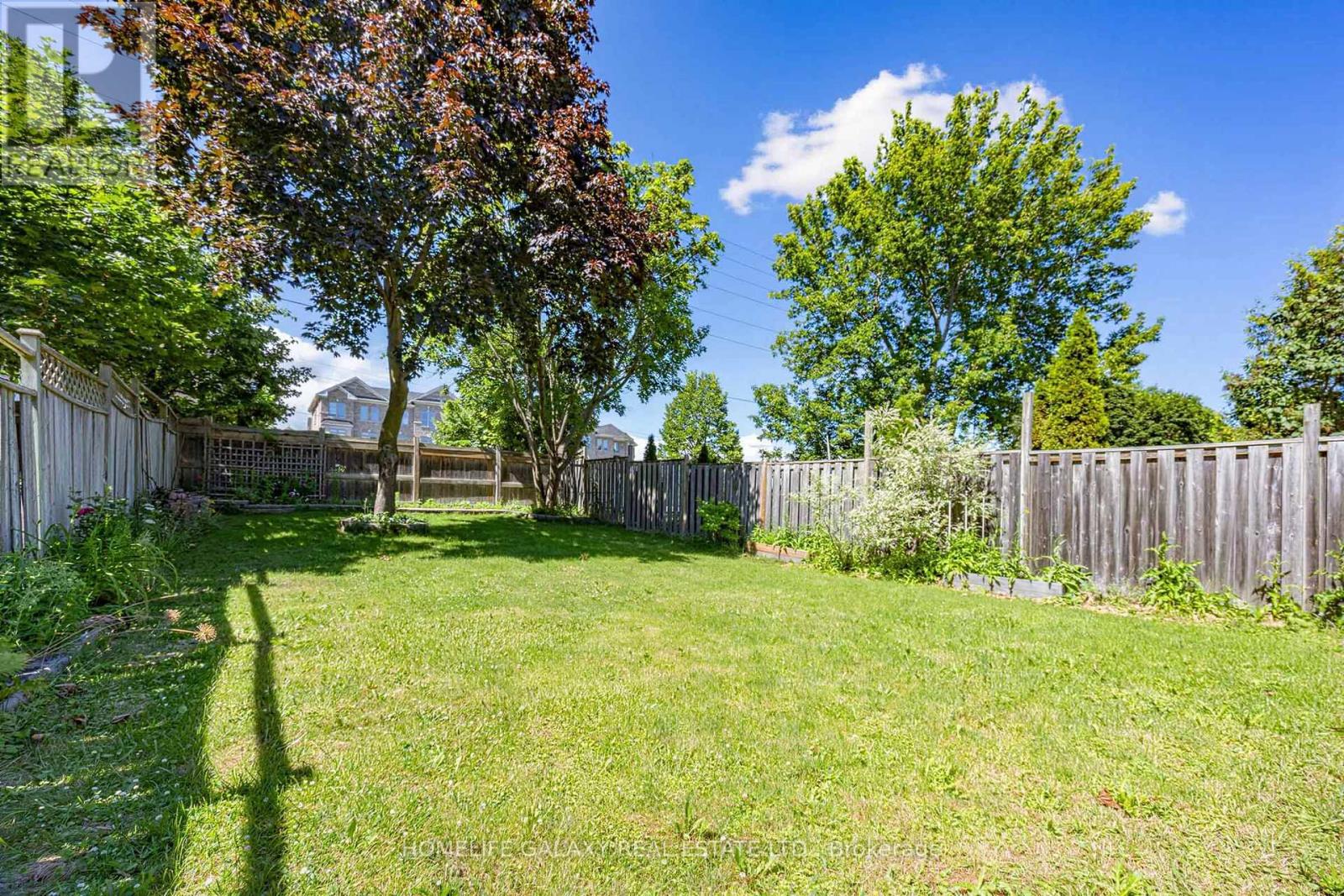 6 BLUEBELL CRESCENT - 31