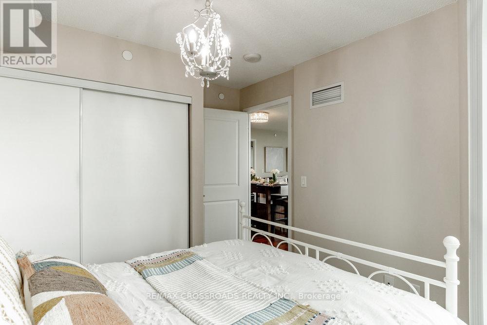 #604 215 SHERWAY GARDENS ROAD - 16
