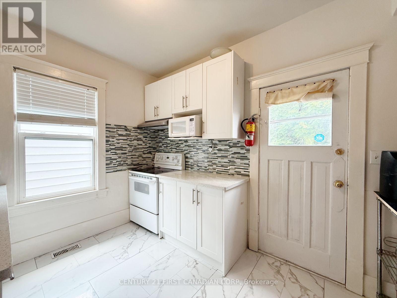 827 QUEBEC STREET - 14
