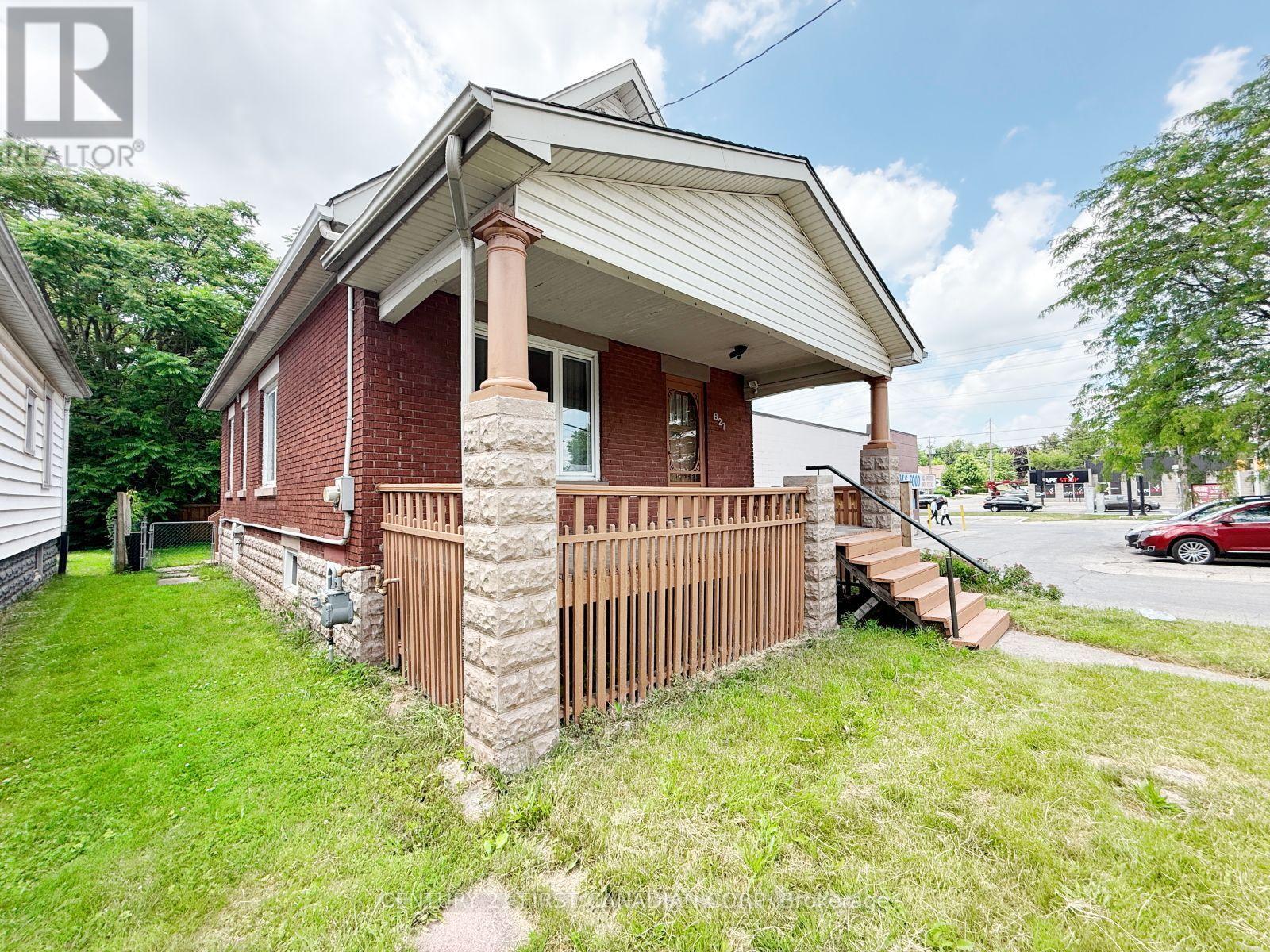 827 QUEBEC STREET - 2