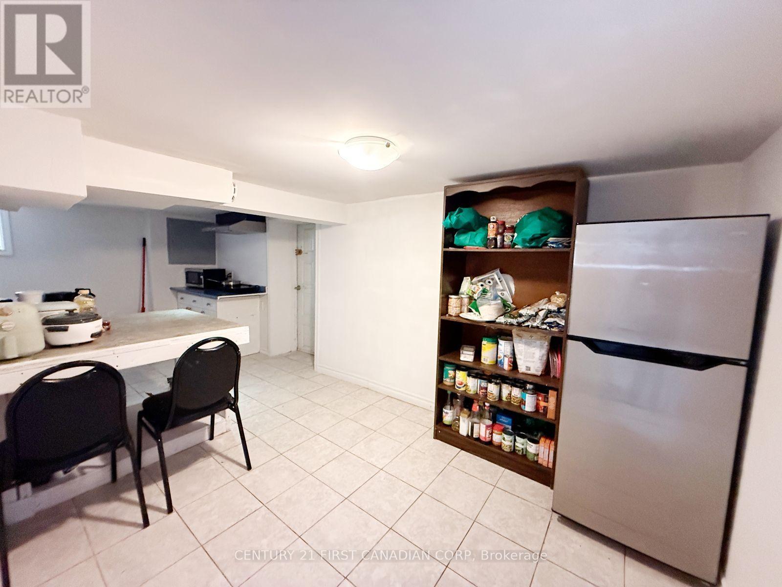 827 QUEBEC STREET - 23