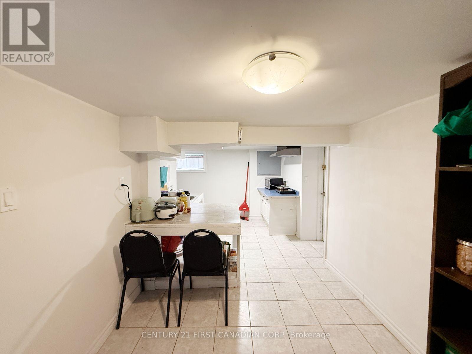 827 QUEBEC STREET - 24