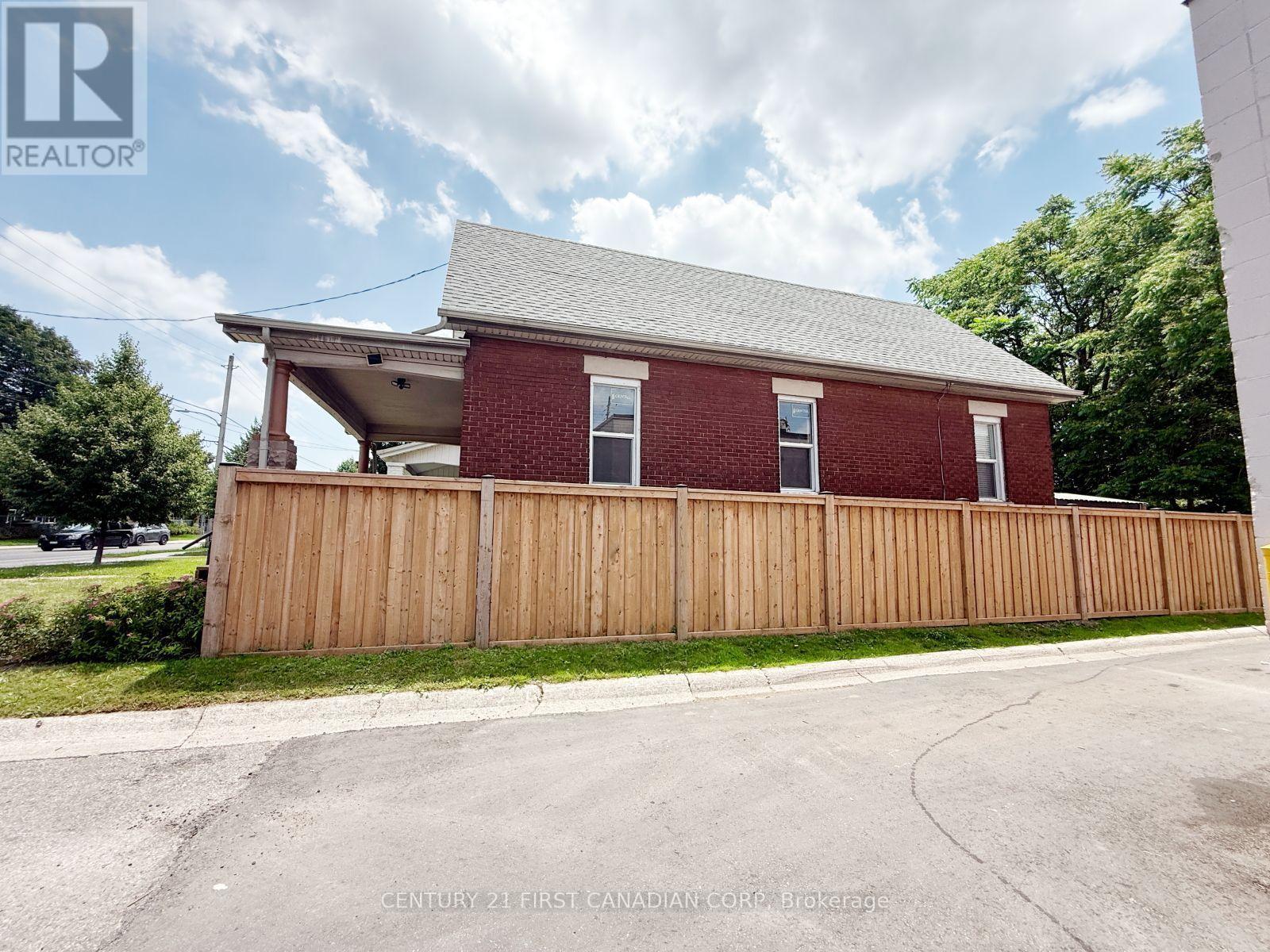 827 QUEBEC STREET - 46