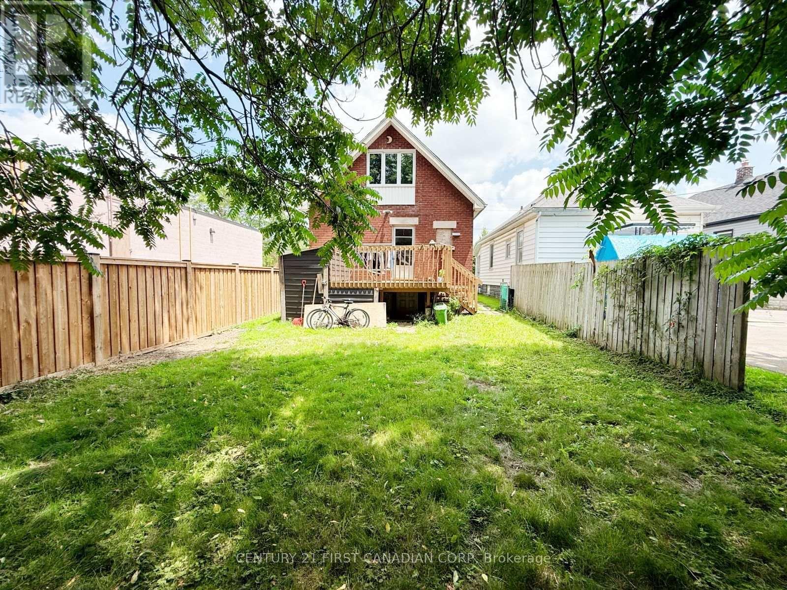 827 QUEBEC STREET - 40