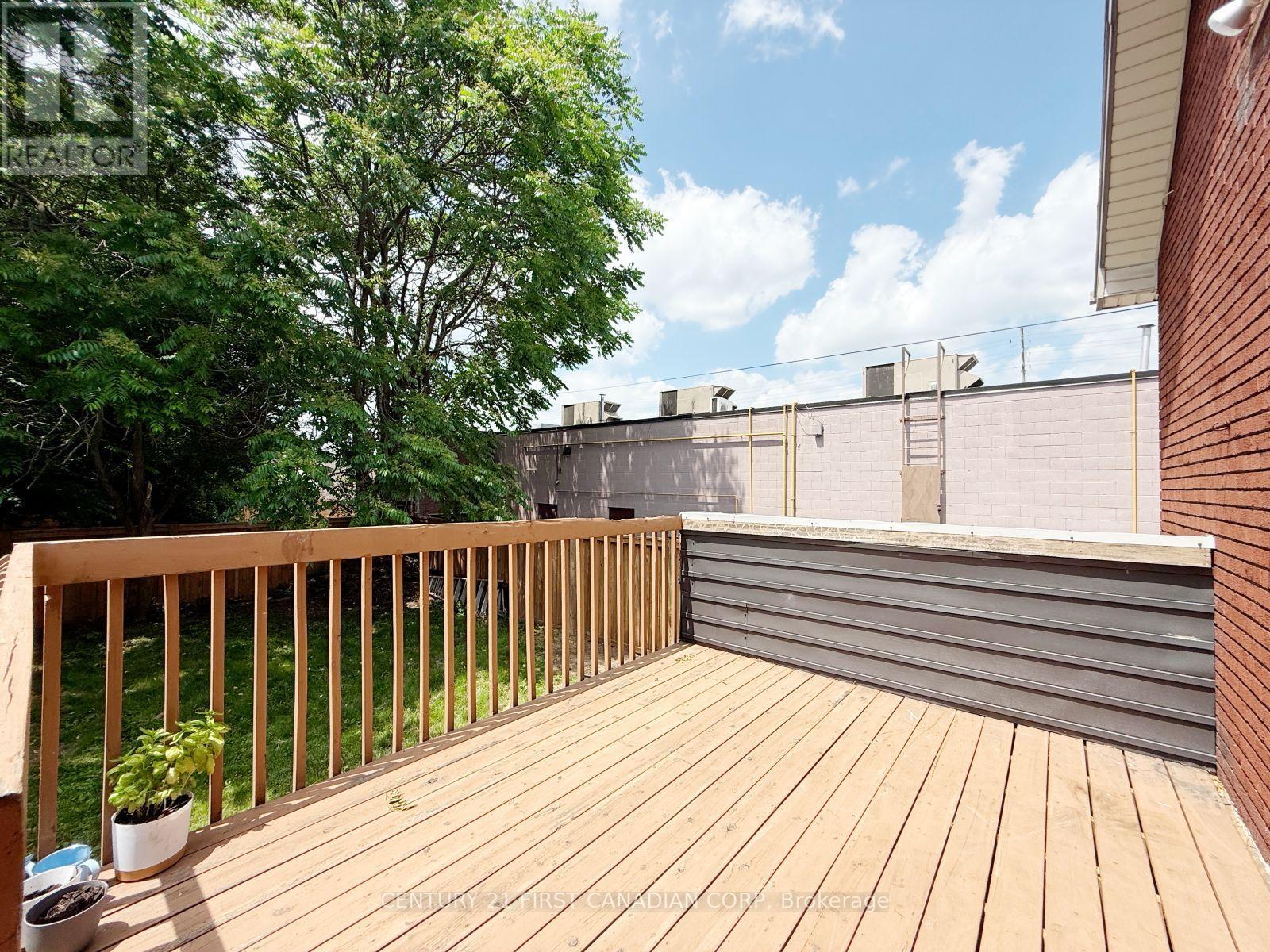 827 QUEBEC STREET - 44