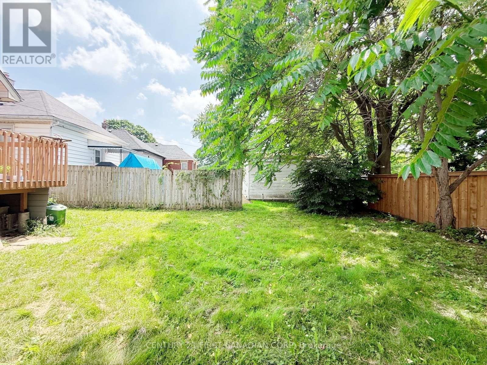 827 QUEBEC STREET - 42