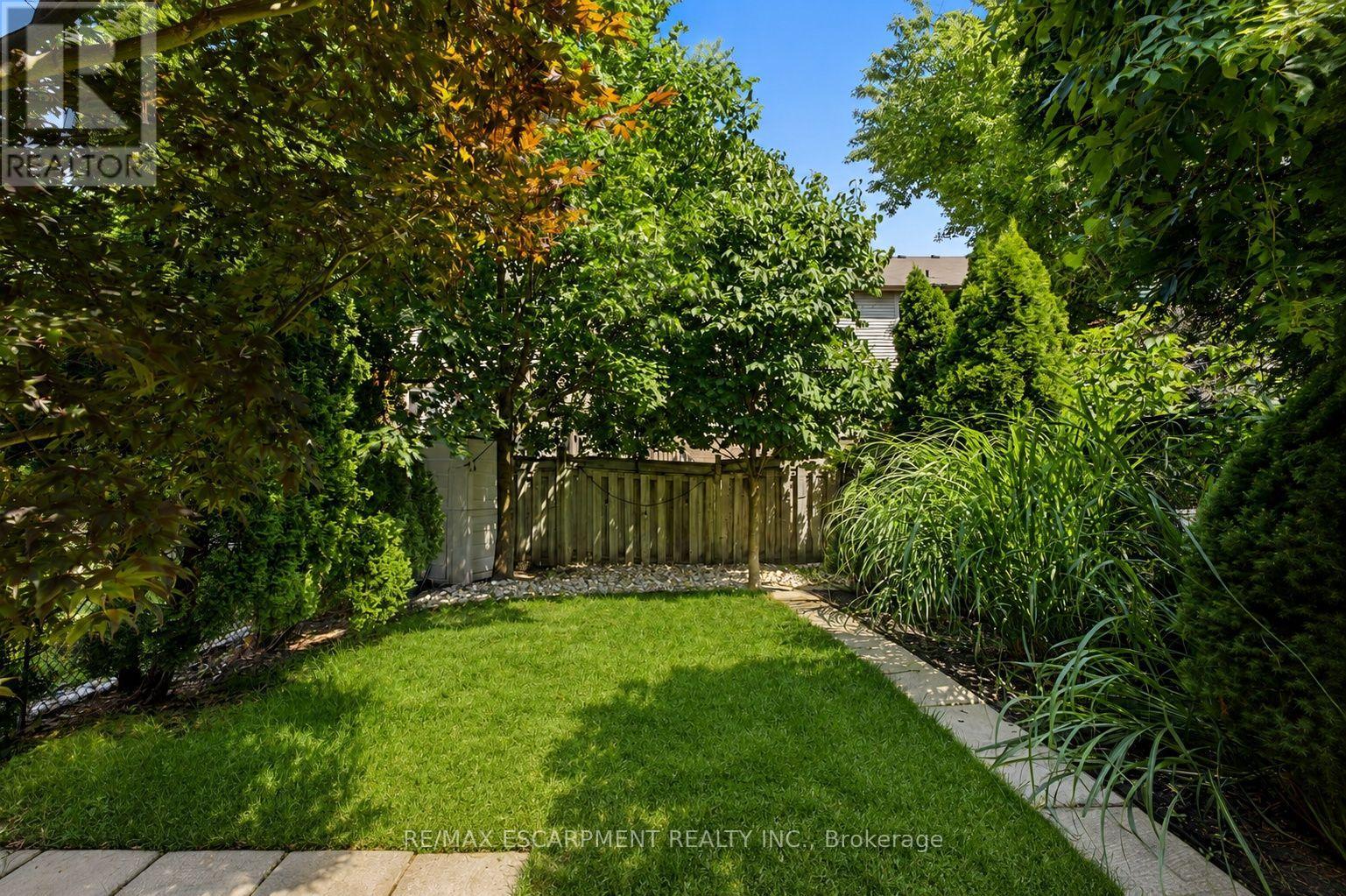 27 BEECH STREET - 27