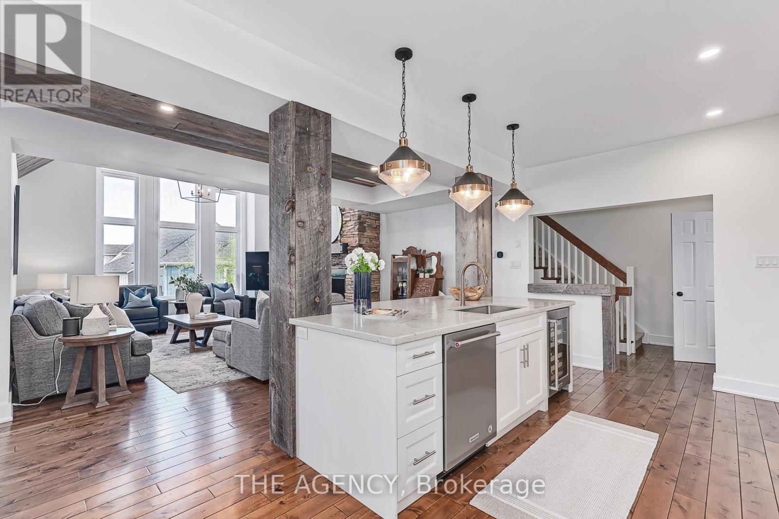 129 VENTURE BOULEVARD - Image 11