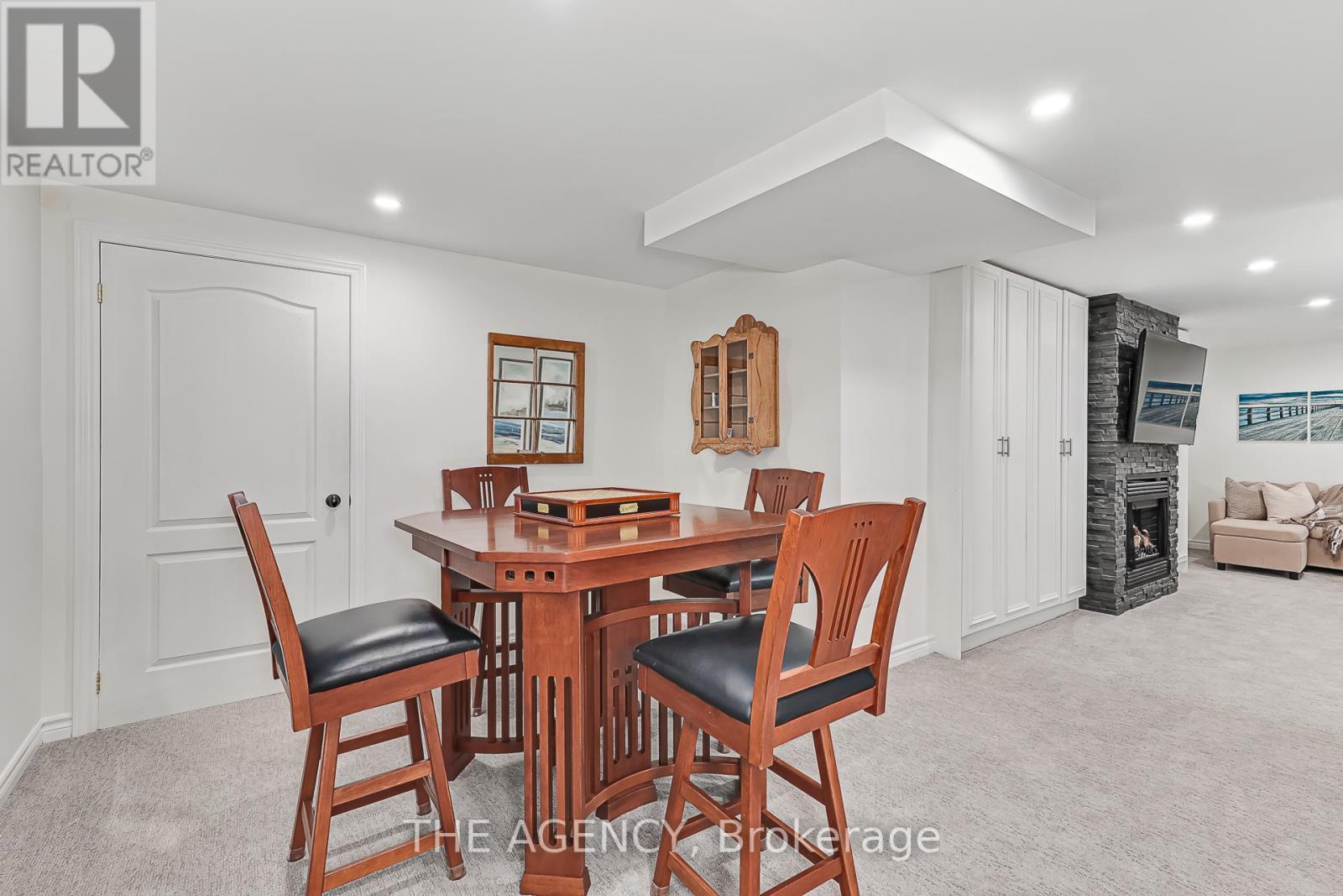 129 VENTURE BOULEVARD - Image 32