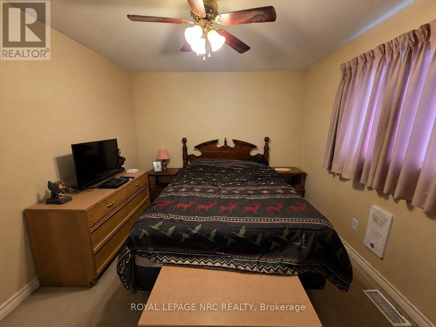 135 MCARTHUR AVENUE - Image 11