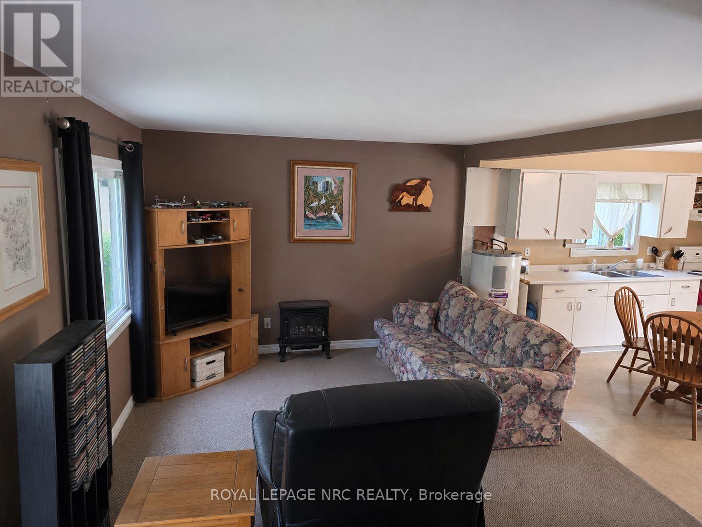 135 MCARTHUR AVENUE - Image 8