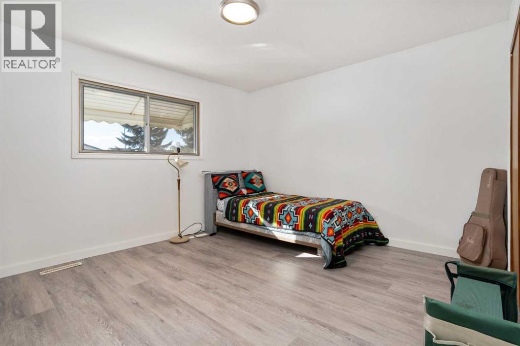 5316 55 Avenue - 10