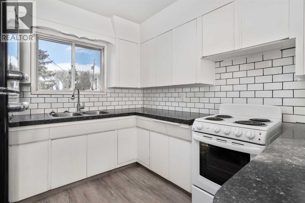 5316 55 Avenue - 7