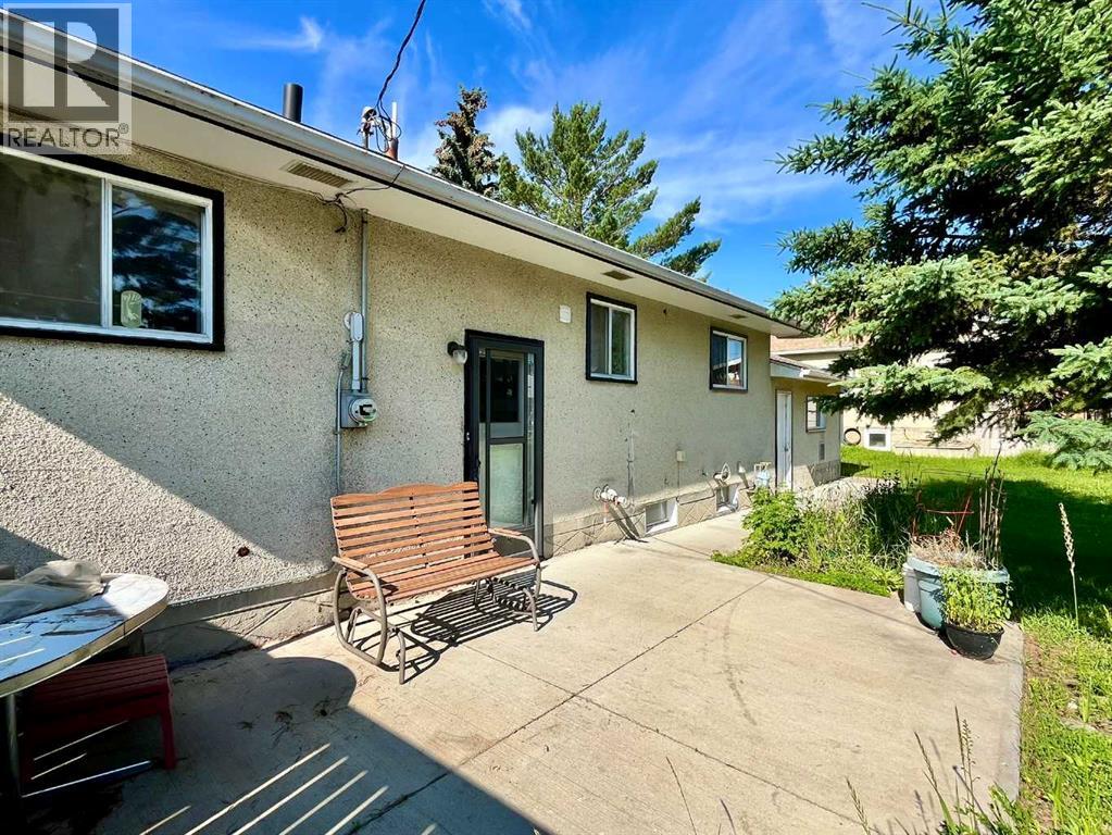 5316 55 Avenue - 24