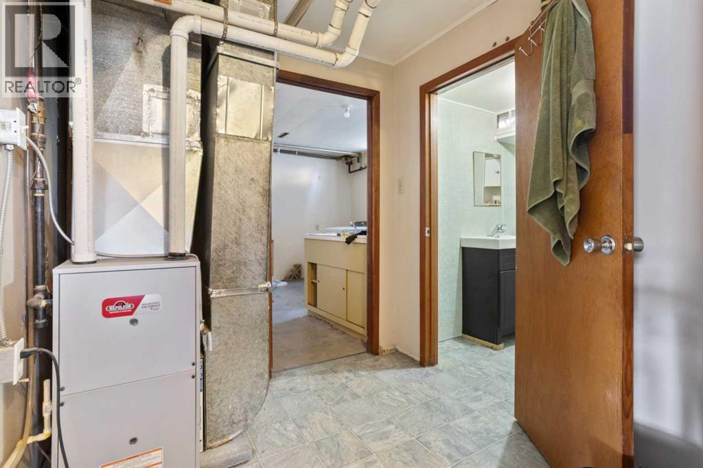 5316 55 Avenue - 23