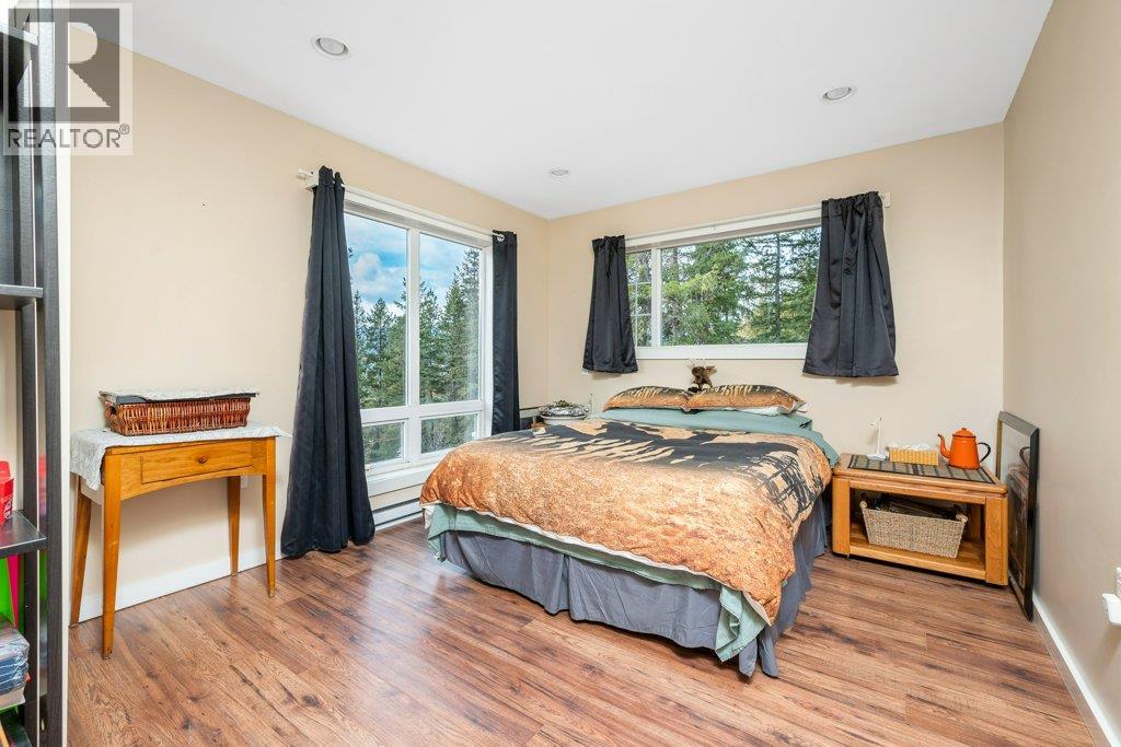 1665 Enderby Mabel Lake Road - 23