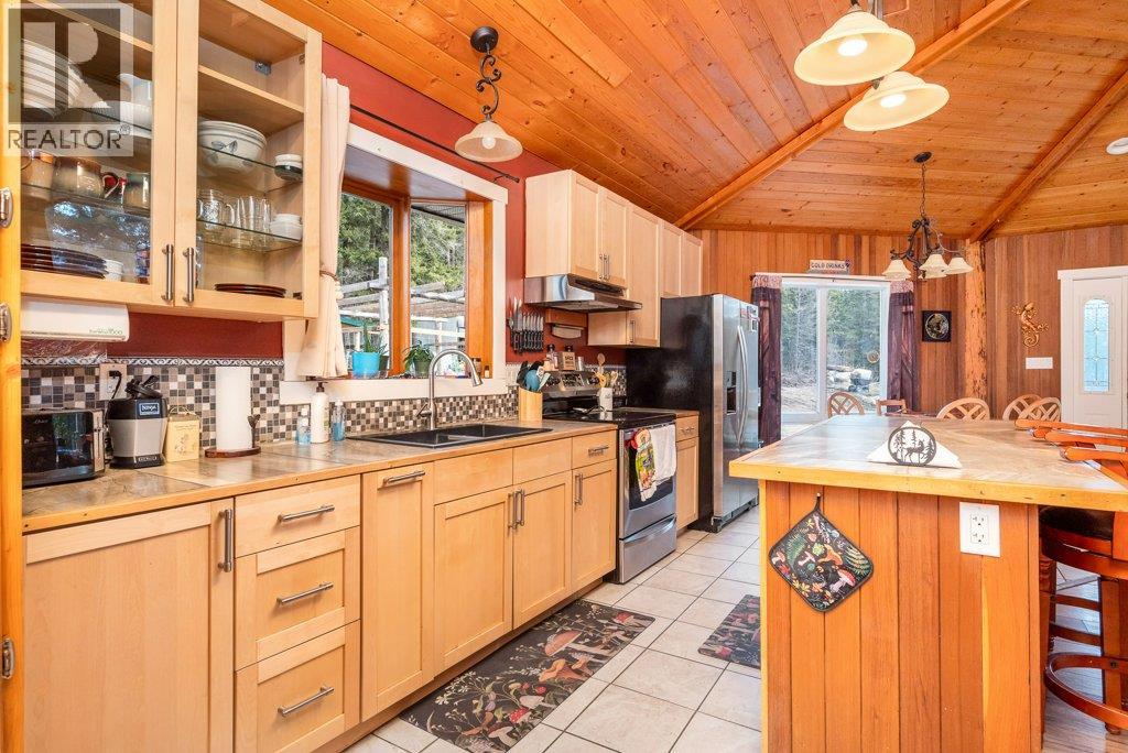 1665 Enderby Mabel Lake Road - 14
