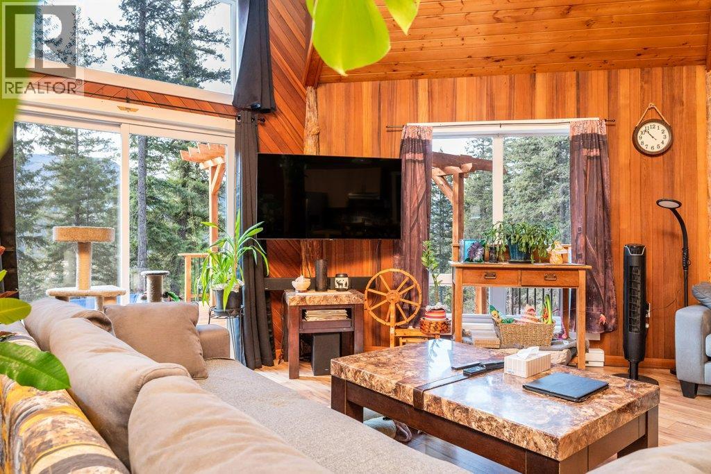 1665 Enderby Mabel Lake Road - 12