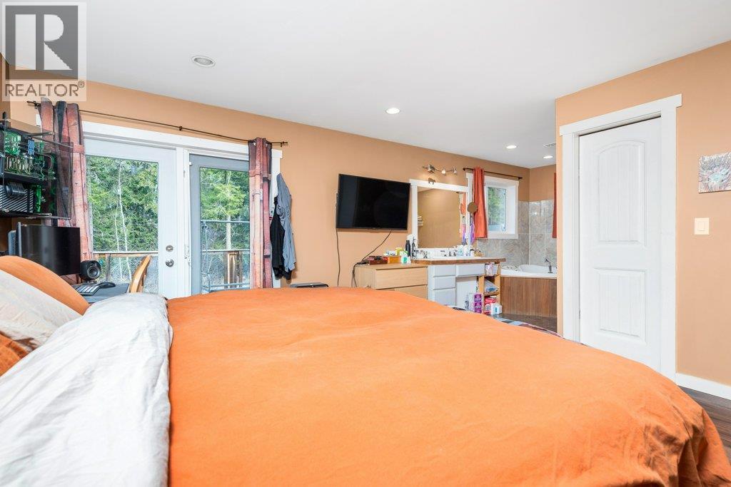 1665 Enderby Mabel Lake Road - 21