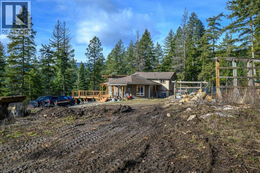 1665 Enderby Mabel Lake Road - 25