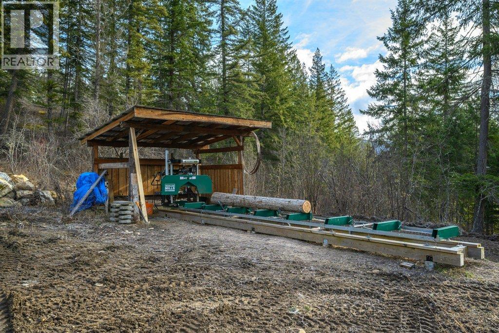 1665 Enderby Mabel Lake Road - 34