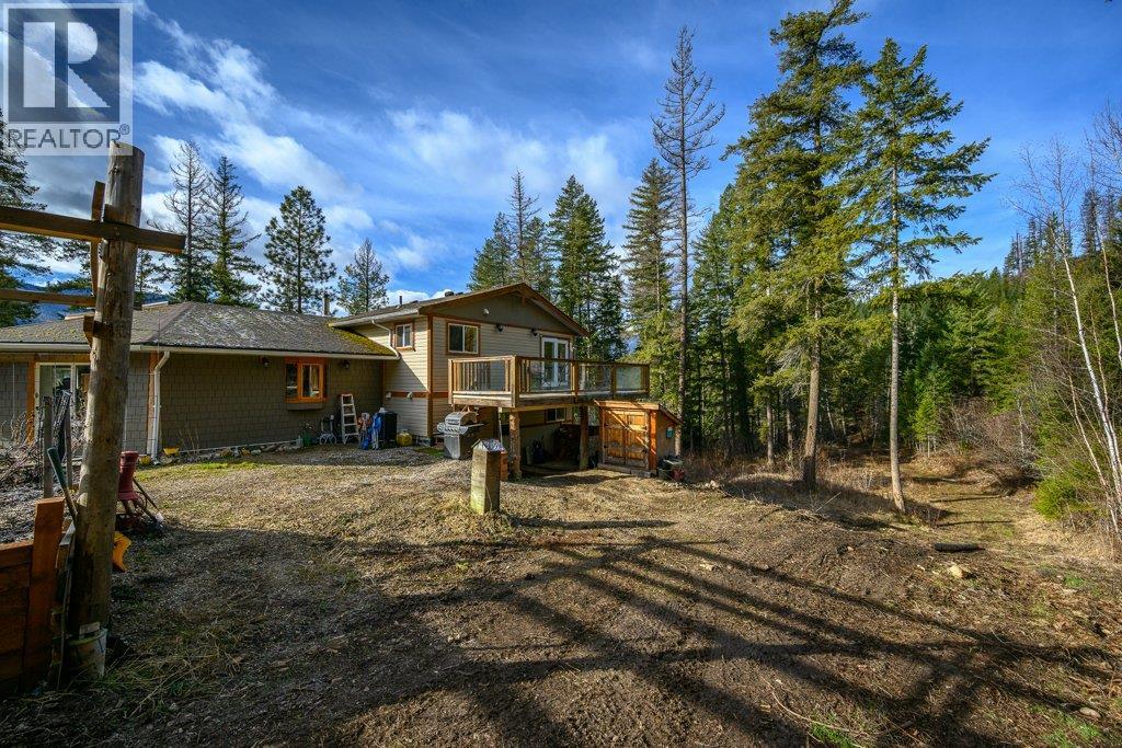 1665 Enderby Mabel Lake Road - 27