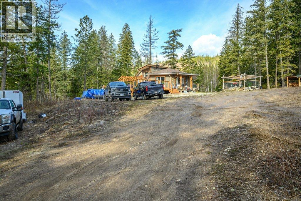 1665 Enderby Mabel Lake Road - 33