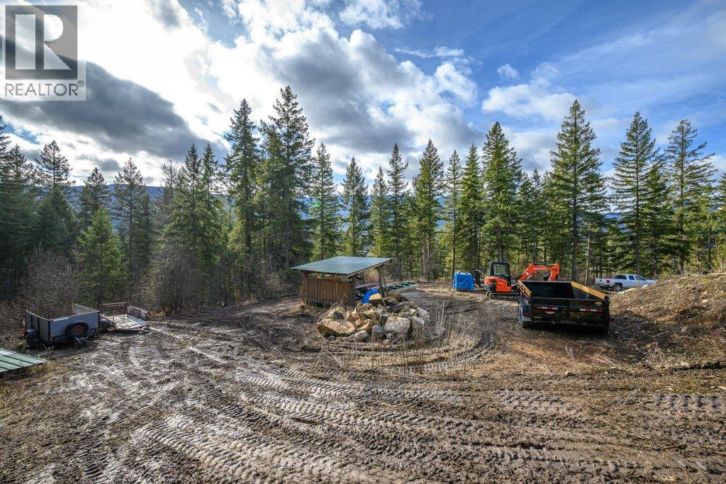 1665 Enderby Mabel Lake Road - 38