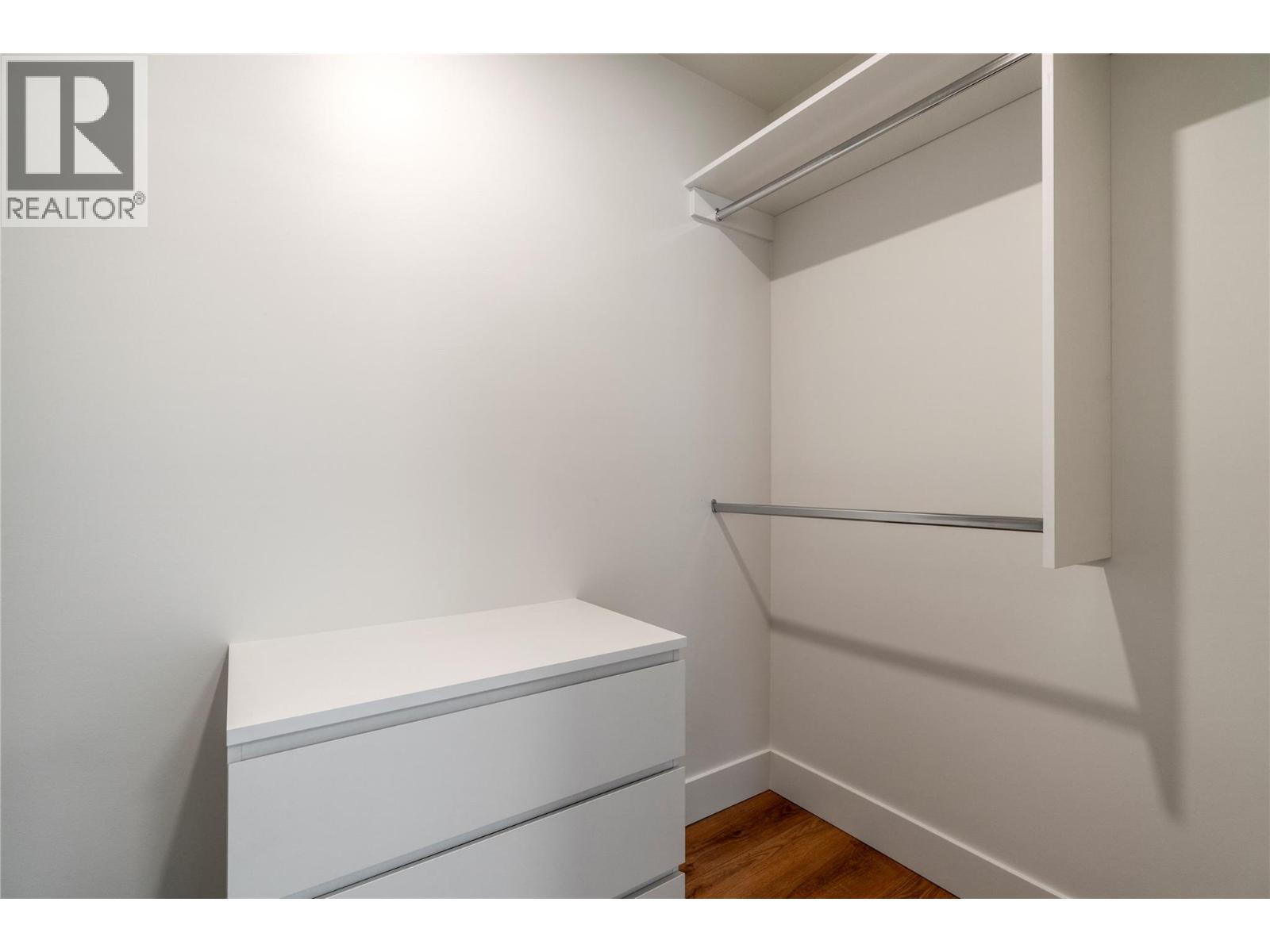 #37 981 12 Street SE - 35