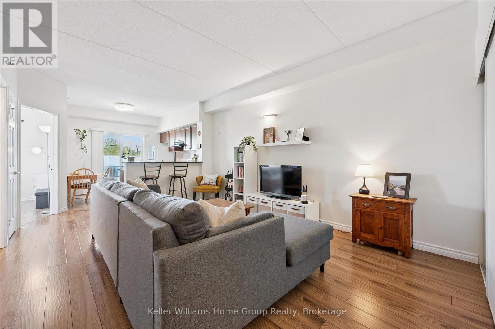#114 308 WATSON PARKWAY N - 1