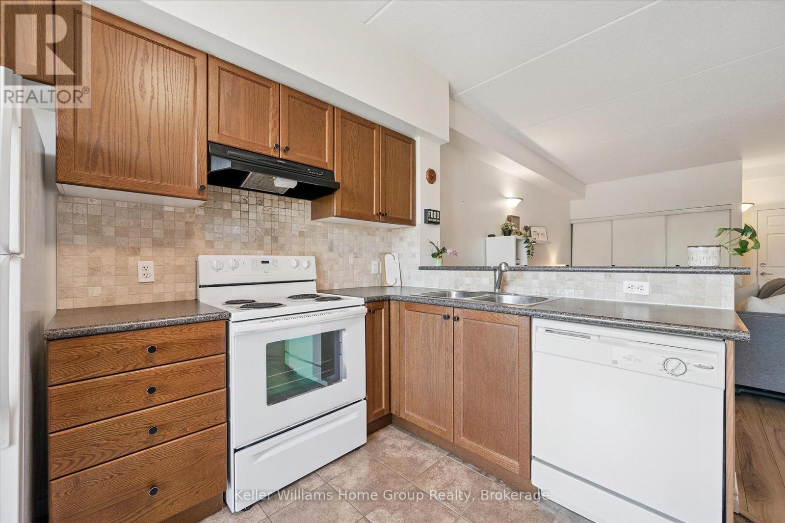 #114 308 WATSON PARKWAY N - 12