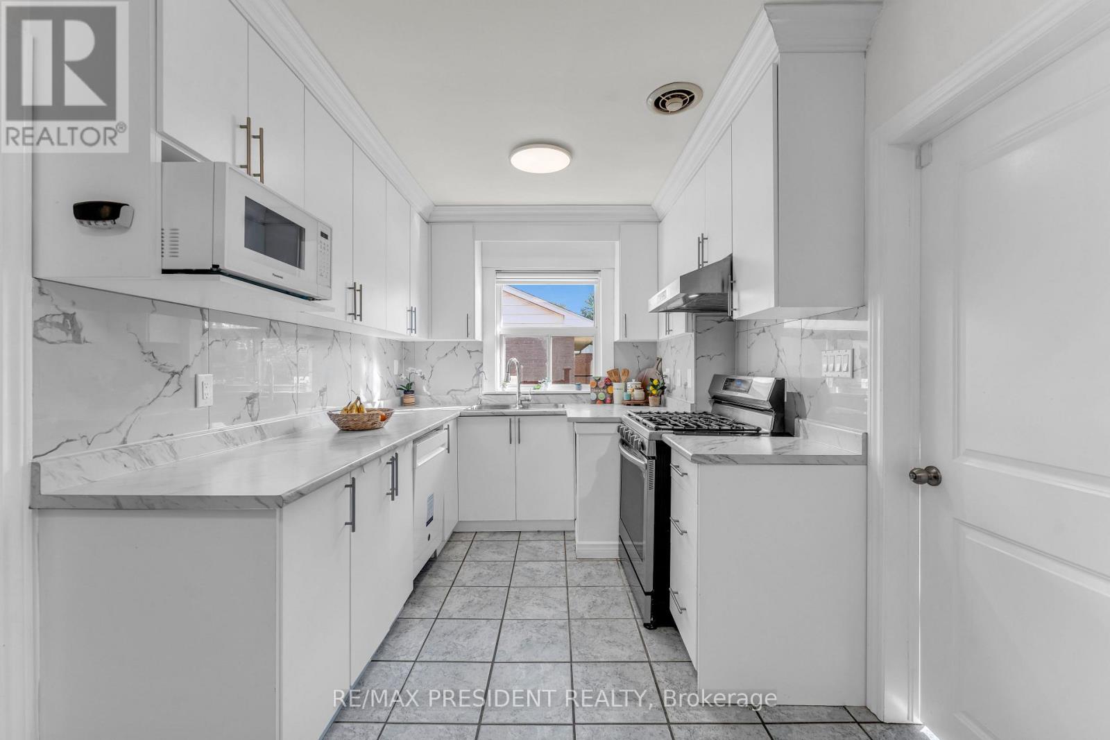 163 PRINCE CHARLES DRIVE - Image 22