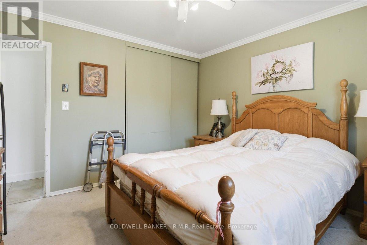 18 RUSSELL STREET - 21