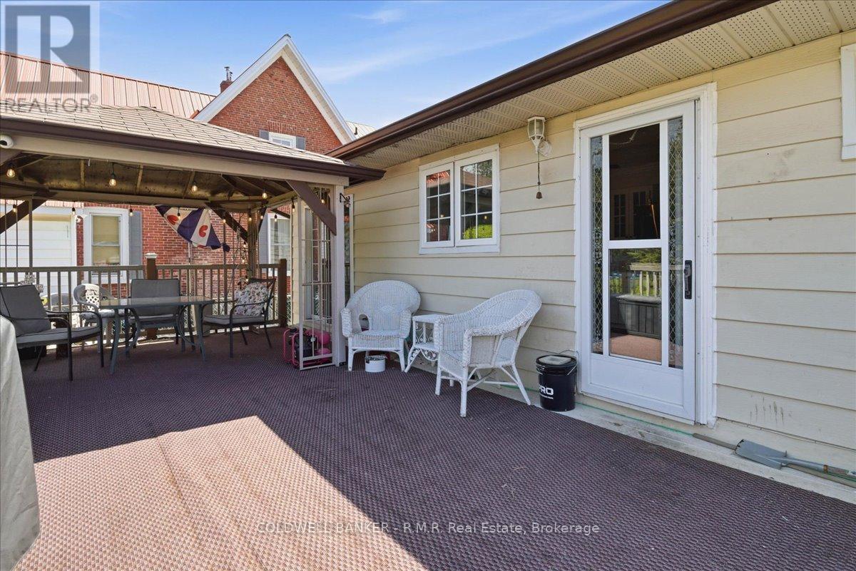 18 RUSSELL STREET - 37