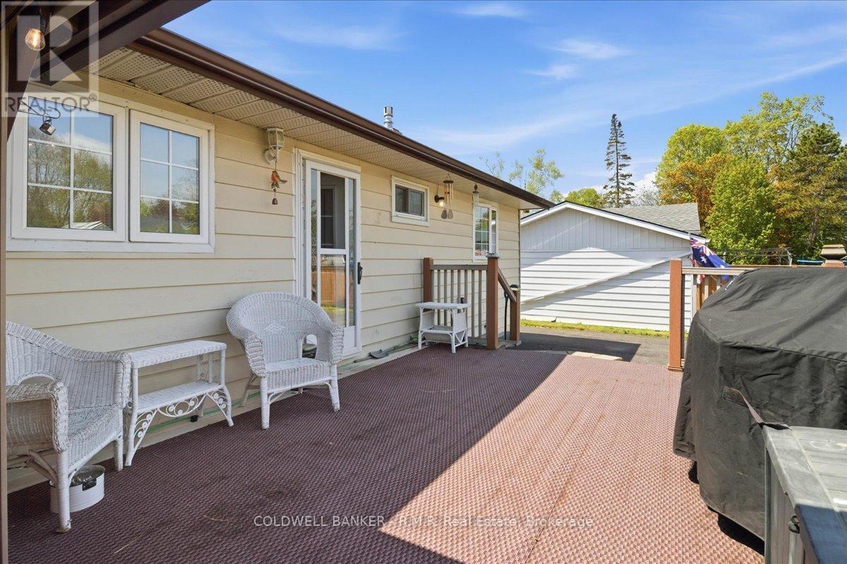 18 RUSSELL STREET - 36
