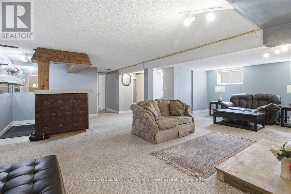 18 RUSSELL STREET - 31