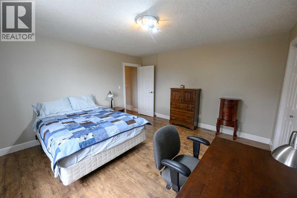 54075 742 Township - 20