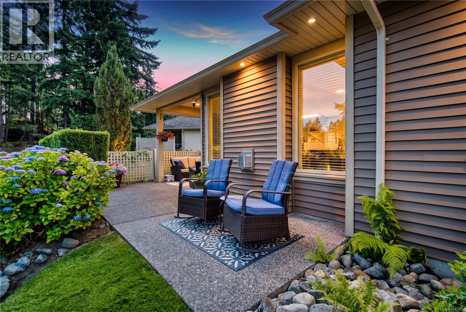 102 4472 Stonebridge Pl, Nanaimo