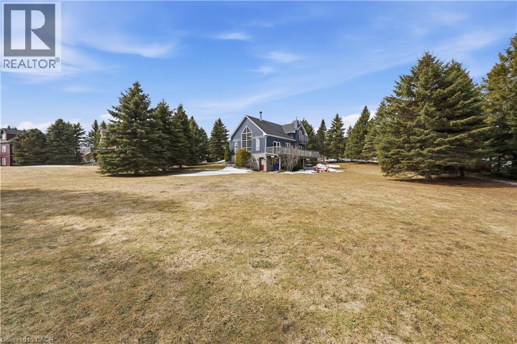 22 LLOYD'S TRAVERSE Crescent - 23