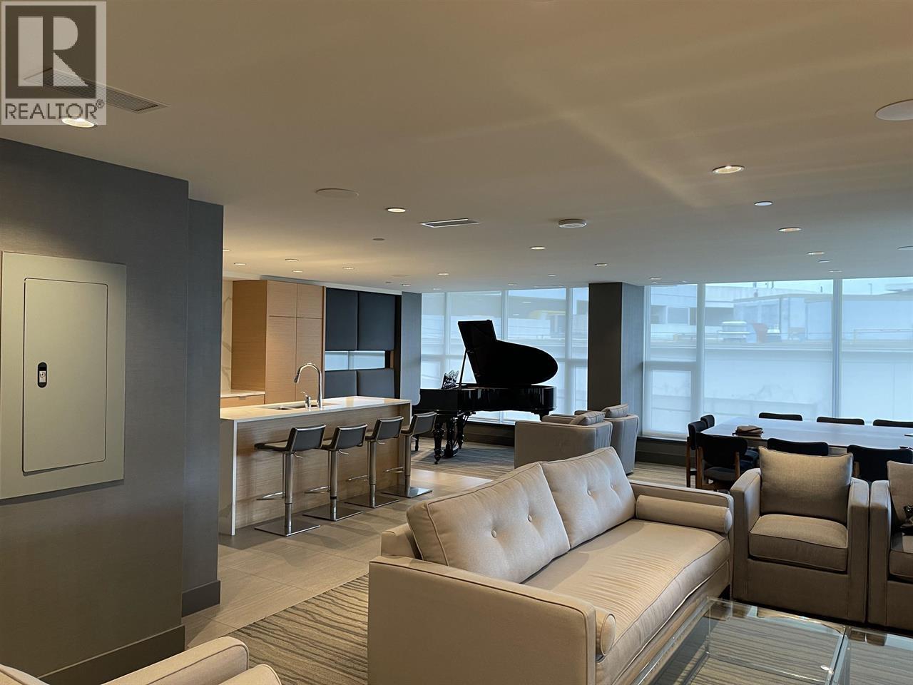 401 888 ARTHUR ERICKSON PLACE, West Vancouver